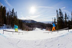 Zwei Snowparks mit rund 30 Obstacles stehen Freestylern zur Verfügung