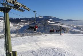 Breite Pisten im Skigebiet Vrchlabí - Kněžický vrch