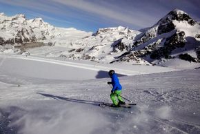 Profis toben sich auf den schwarzen Pisten Zermatts aus