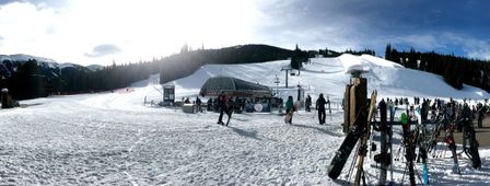 Das Skigebiet Copper Mountain liegt mit seinen 150 Pisten mitten in Colorado.