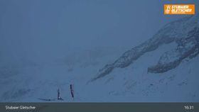 Webcam zeigt die aktuelle Schneelage in Stubaier Gletscher