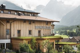  Berghotel & Residence Tirol