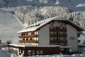  Hotel Kreuzbergpass