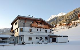  Apart und Gästehaus Alpina
