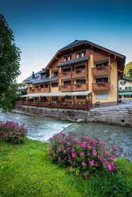  Hotel Dachstein West