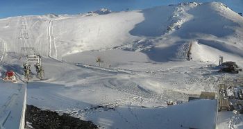 Die Kaltfront, die viel Neuschnee mitbringt, zieht zuerst über die Region rund um Les deux Alpes hinweg.