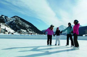 Rutschiges Vergnügen auf den Natureislaufbahnen