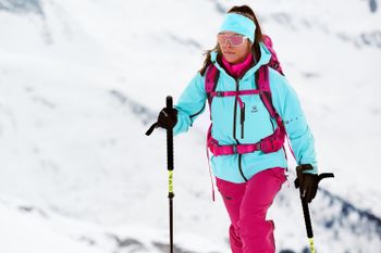 The new collection includes functional outfits for skiers, ski tourers and cross-country skiers.