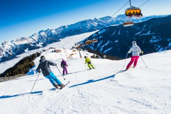 Saalbach Hinterglemm Leogang Fieberbrunn überzeugt mit modernsten Liftanlagen und einem vielfältigen Pistenangebot.