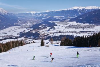 Nachts werden die Pisten am Rangger Köpfl präpariert, um den Gästen tagsüber ein optimales Skierlebnis zu ermöglichen.