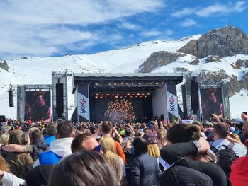 Beeindruckend: Die riesige Bühne bei der Idalp auf 2.320 Metern Seehöhe.