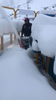 60cm Neuschnee sind erst am Freitag am Pitztaler Gletscher gefallen. Jetzt kommen bis Dienstag weitere 67cm!