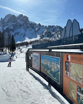Die Dolomiten zum Greifen nah im Skigebiet 3 Zinnen Dolomites.