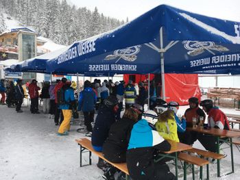 Après-Ski mit Live-Musik gibts unter anderem auch an der Bergstation der Horbergbahn.