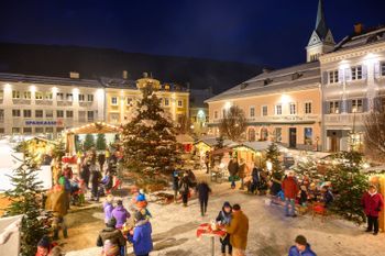 Viele regionale Leckereien und Kostbarkeiten erwarten dich beim Weihnachtsmarkt in Radstadt.