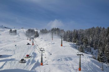 In Lech Zürs laufen die letzten Vorbereitungen für den Saisonstart am ersten Adventswochenende.