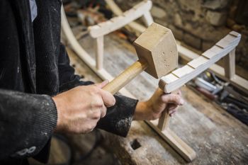 Die Schlitten werden von Hand gefertigt.