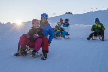 Am Wildkogel gibt es die längste beleuchtete Rodelbahn der Welt!