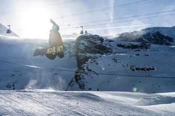 Erlebe das Paradies für Wintersportfans.