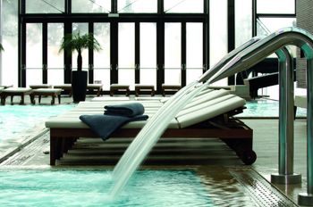 Die Therme Meran: Sauna-, Spa- und Badevergnügen inmitten der Stadt.