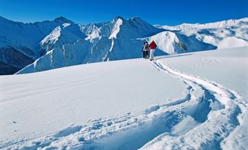 Als erster die Spuren in den unberührten Schnee ziehen...