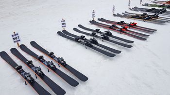 Für den Test werden die Modelle schwarz abgeklebt.