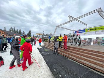 Unter den Testern sind sowohl Athleten als auch Hobby-Skifahrer.