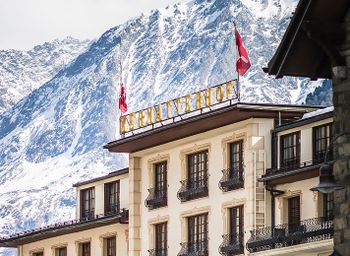 Urlauben mit Blick auf die Walliser Bergwelt.