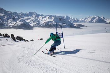 Auf der Rennstrecke kannst du dein Können unter Beweis stellen.