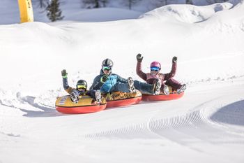 Auch abseits der Skipisten erwarten dich hier Spaß & Action.
