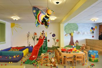 Der Zwergerl-Club ist von Mitte Dezember bis Ende April geöffnet.