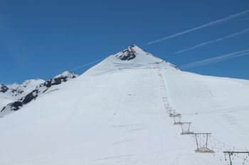 Auf dem Gletscher am Stilfser Joch stehen derzeit 9 Pistenkilometer zur Verfügung.
