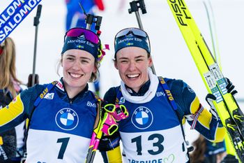 Sieg für Elvira Öberg und Schwester Hanna Öberg kann sich zudem Platz 3 freuen.
