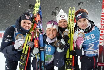 Strahlende Mixedstaffel-Sieger aus Norwegen.