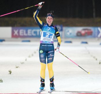 Elvira Öberg holte als Schlussläuferin den Sieg für das schwedische Team.