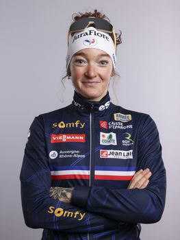 Die Führende in der Einzelwertung: Lou Jeanmonnot (FRA).