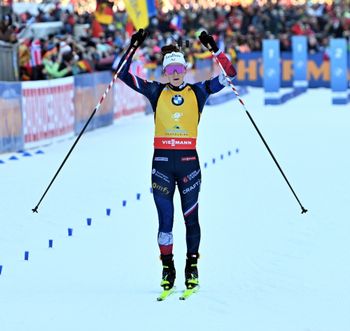 Lou Jeanmonnot baut mit ihrem Sieg in der Verfolgung die Führung im Gesamtweltcup aus.