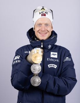Die erste Goldmedaille für Johannes T. Boe bei diesen Spielen.