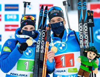 Gold für Frankreich in der Single Mixed Staffel: Julia Simon und Antonin Guigonnat.