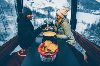 Käsefondue - eine Schweizer Spezialität, die man sich nicht entgehen lassen sollte!