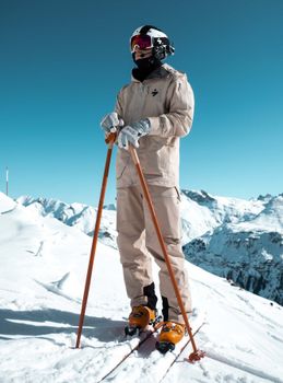 Mit bis zu acht Stunden Laufzeit deckt Cardo einen gesamten Skitag gut ab.