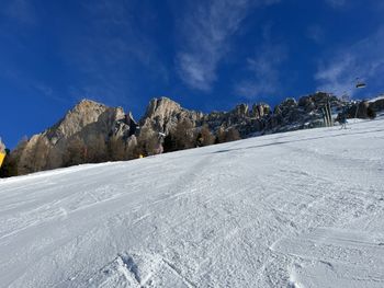Im oberen Bereich des Skigebiets warten anspruchsvollere Pisten.