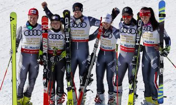 Die von Colmar gesponserte französische Skimannschaft sicherte sich bei der Ski-WM 2017 in St. Moritz beim Team-Event die Goldmedaille.