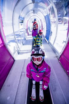 Auch die Kleinen sollten so gut es geht Abstand halten.