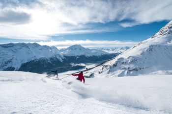 With the Sleep + Ski offer, you can really save on your ski vacation in the Engadin.