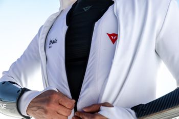 Dainese ist bekannt für seine hochwertigen Schutzausrüstungen.