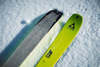 Die Tourenfelle werden mit dem Fast Fix System befestigt.