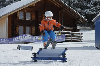 Das Skihäsliland in Bidmi sorgt für Spaß am Lernen für die Kleinen.
