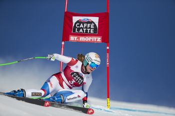 Auf dem St. Moritzer Hausberg messen sich regelmäßig die Damen des internationalen Skirennsports in den Disziplinen Abfahrt und Super-G. Hier zu sehen ist Nadia Inglin-Kamer.
