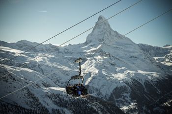 In Zermatt kann man auch im Sommer Skifahren.